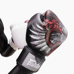 Guantoni Muay Thai Fairtex BGV24 The Beauty of Survival-Combat Arena